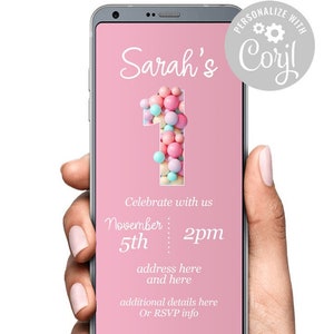 Könnte beinhalten: Eine rosafarbene digitale Einladung mit einer weißen Zahl eins, die mit bunten Luftballons gefüllt ist. Der Text lautet "Sarah's Celebrate with us November 5th 2pm address here and here additional details here Or RSVP info".