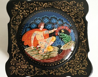 【超希少】ロシア伝統工芸 パレフ（ホールイ）漆器 小箱「火の鳥」手描き 署名入 現在、この商品の在庫はありません - Etsy