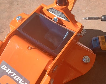 Bandeja cubby y portaherramientas para Daytona Jacks.