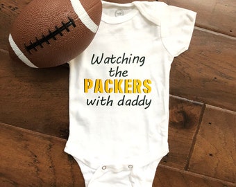 Regarder les Packers avec papa / NFL Baby / Greenbay Packers / Regarder le football avec papa / nouveau papa / Football Baby / Cadeau unique de baby shower