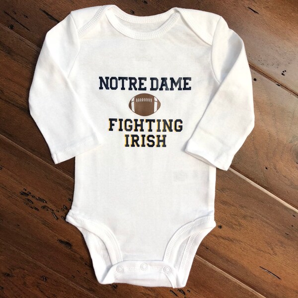 Notre Dame Football/Combat du football irlandais/College Football Baby/Notre Dame Baby/Irish Baby/Baby Shower Gift/Football Dad