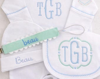 Conjunto personalizado de pijama, gorro, babero y clip para chupete para bebé niño / Conjunto de ropa familiar con monograma