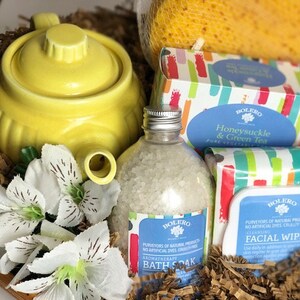 Honeysuckle & Green Tea Wellness/Relaxation Spa Basket