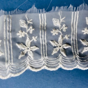 IVORY/WHITE STAR Lace, Beautiful Lace, Vintage Lace
