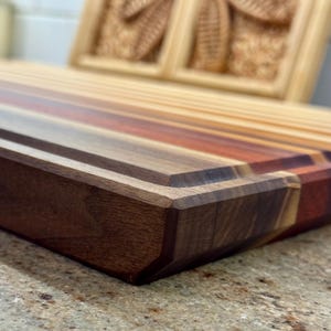Tabla de cortar de madera exótica: nogal, cerezo, arce, padauk y corazón morado imagen 10