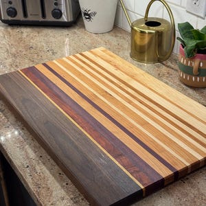 Tabla de cortar de madera exótica: nogal, cerezo, arce, padauk y corazón morado imagen 7