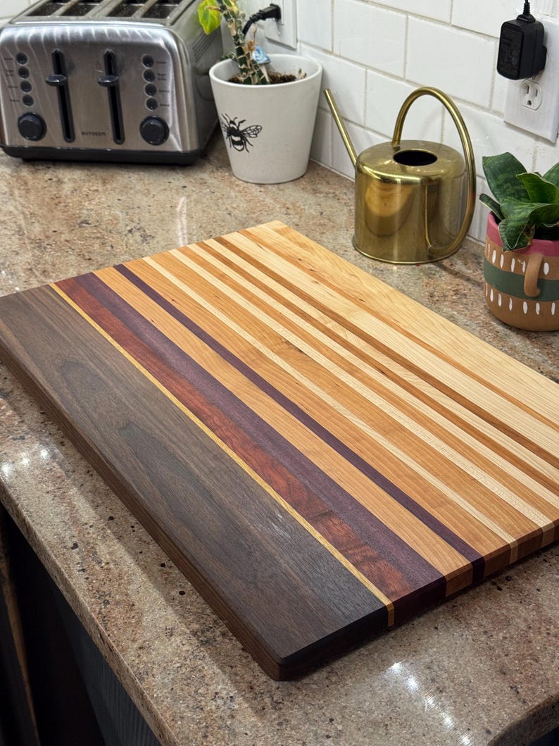 Tabla de cortar de madera exótica: nogal, cerezo, arce, padauk y corazón morado imagen 7