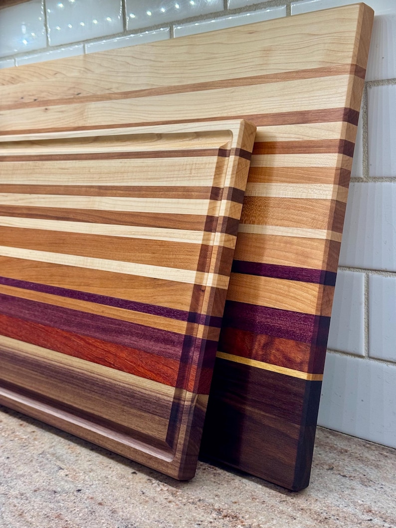 Tabla de cortar de madera exótica: nogal, cerezo, arce, padauk y corazón morado imagen 1