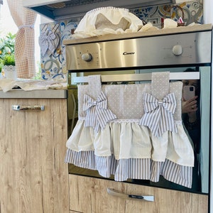 Shabby chic oven cover, country oven cover, oven cover with ruffles, cream oven cover