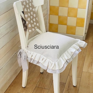 Shabby chic chair cover, shabby chic chair cushion with flounces, shabby chic cushion cover, cushion with padding included, cushion 45-50 cm,
