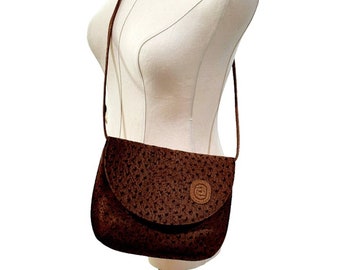 vintage Aries Brand Petit sac à bandoulière Sac à main en cuir marron Faux Autruche Design ** LIRE Description concernant la longueur de la sangle