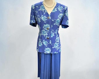vintage LESLIE FAY, 2 jupes midi plissées, 12 vestes fleuries bleu pervenche