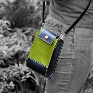 Lindo bolso bandolera para teléfono móvil, bolso bandolera de viaje, bolso de hombro unisex minimalista, cuero curtido vegetal italiano, regalo hecho a mano