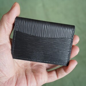 Monedero negro de piel Epi con dos pliegues y bolsillo exterior, tarjetero minimalista de lujo con siete bolsillos, para hombre y mujer