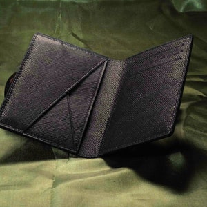 louis vuitton minimalist wallet