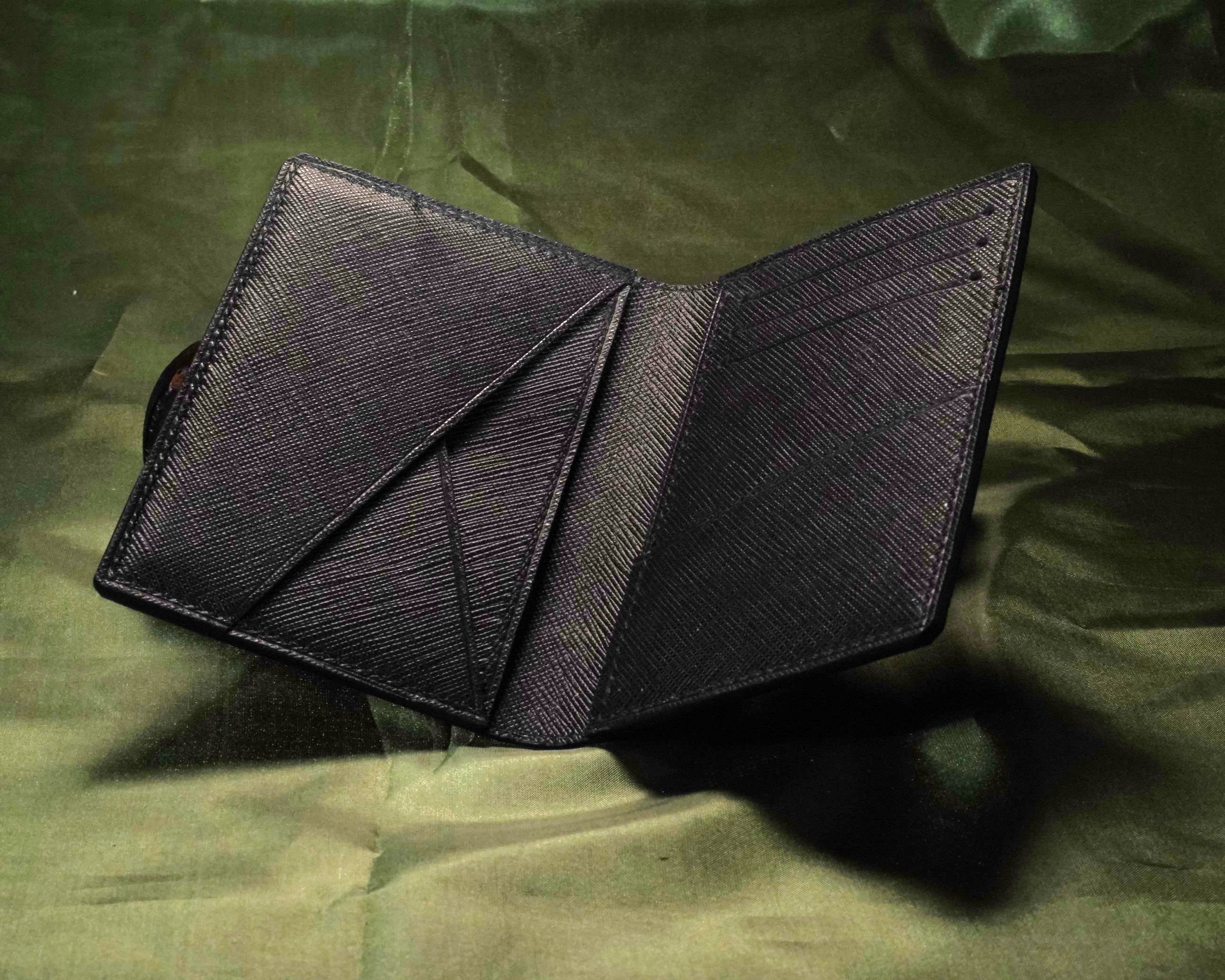 What A $600 Wallet Gets You : Louis Vuitton Taiga Leather Wallet Unboxing 
