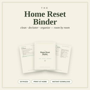 Puede incluir: Un conjunto de carpetas digitales para la organización del hogar que presenta una portada central titulada The Home Reset Binder con el subtítulo clean declutter organize room by room, flanqueada por dos páginas interiores con listas.