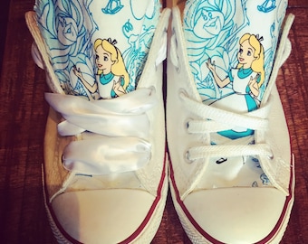 Alice in wonderland converse