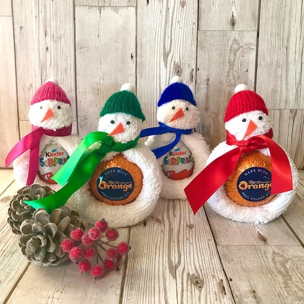 FLANIMALS DE MUÑECOS DE NIEVE - ¡Jolly the Snowman! Confeccionado con franela de algodón. Caja de Nochebuena o relleno de medias. Cubierta de chocolate y naranja, huevo Kinder