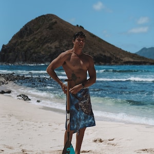 Hawaiian Beach Towel | Sand Free Towel | Absorbent Beach Towel | Quick Dry Towel | Pool Towel | Microﬁber Vacation Towel | Honu