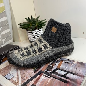 100% Wool Handmade Slipper Winter Indoor Woollen Shoes Socks Warm Soft Handmade For Men Women 6 Design 7