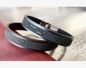 Pulsera de cuero con código Morse grabado a doble cara. Regalos personalizados para hombres. Regalos de Navidad. Pulsera con código Morse personalizada. Regalo para el Día del Padre.