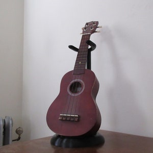 Minimalist Ukulele Stand