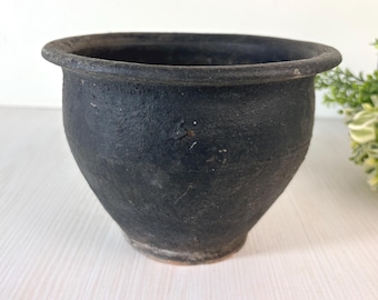 Antique Wabisabi pottery Dusty black Rustic Farmhouse Pot