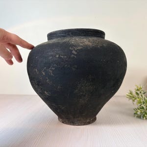 Antike Wabisabi Keramik Dusty black Rustikaler Bauernhaus Topf