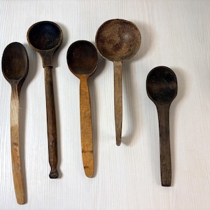 set van 5 oude houten lepels set primitief landelijk rustiek keukendecor