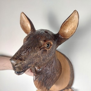 Vintage Carved Deer Head Wall Mount, Rustic Wooden Animal Sculpture, Handcrafted Wildlife Decor, Cabin Wall Art