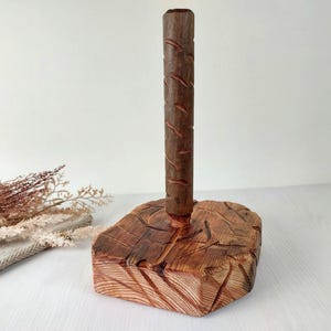 Porta-toalhas de papel de madeira rústica e pesada feito à mão – Design esculpido exclusivo para decoração de cozinha