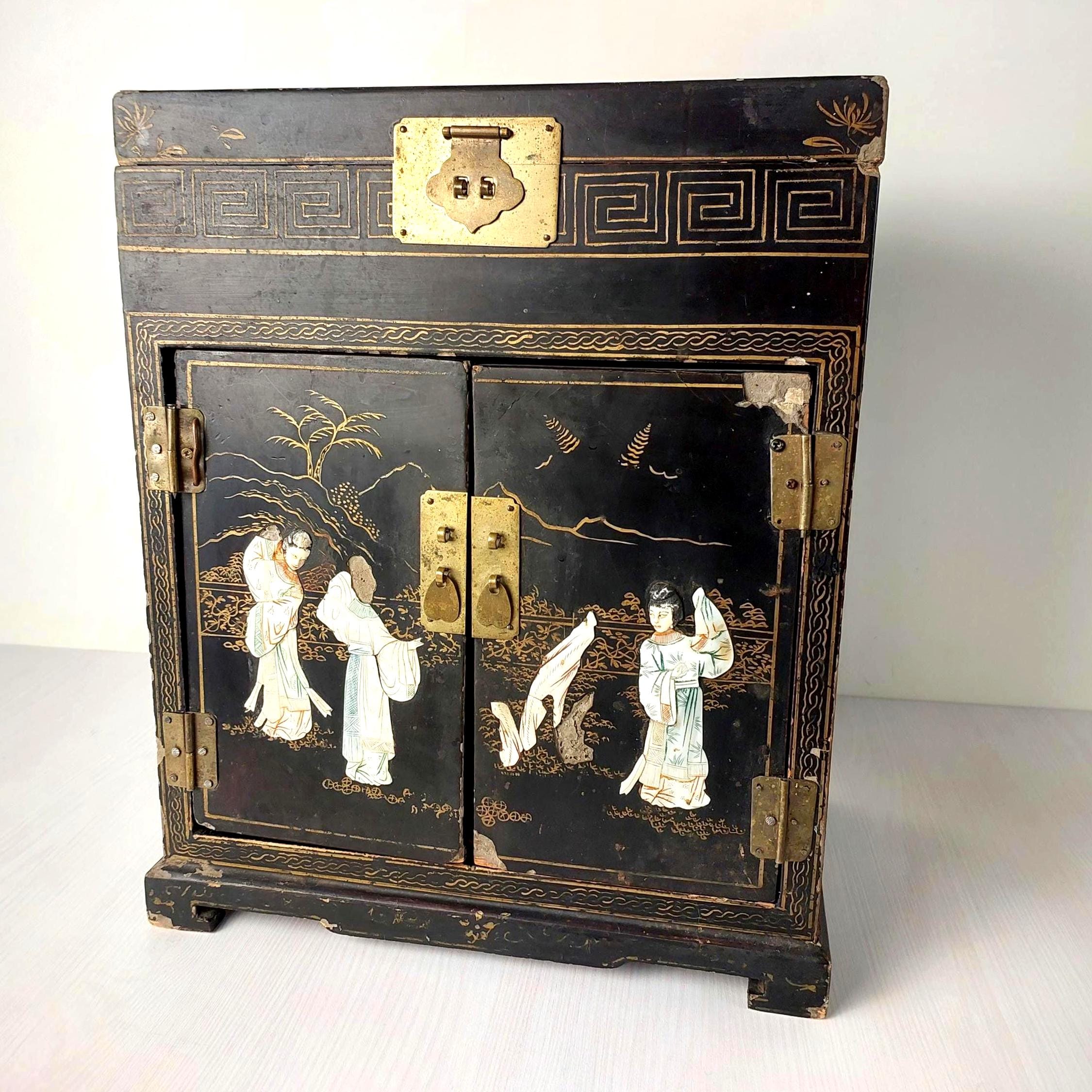 値下げ中 中国家具 漆塗り 金箔 ハンドペイント シノワズリ ジュエリーキャビネ 値下げ中 中国家具 漆塗り 金箔 ハンドペイント シノワズリ