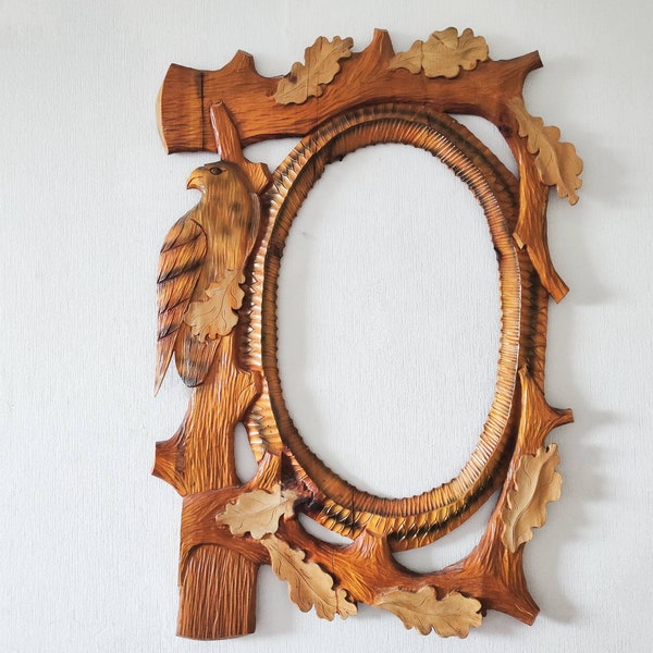 big Vintage oval carved wooden frame with beautiful eagle and oak leaves wall decor.