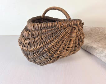 Vintage Handwoven Wicker Basket with Handle – Rustic Willow Fruit Basket, Farmhouse Decor