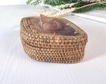 Vintage Woven Wooden Jewelry Box, Diamond-Shaped Trinket Chest with Carved Frog