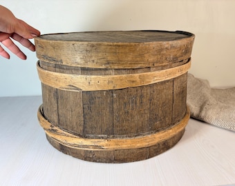 Antique Wooden Barrel with Lid. Primitive Farmhouse Storage Cask. Rustic Wooden Tub