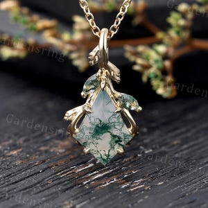 Kite cut Moss Agate Pendant Necklace vintage solid gold marquise cut moss agate Necklace for Women promise leaf necklace Anniversary gift