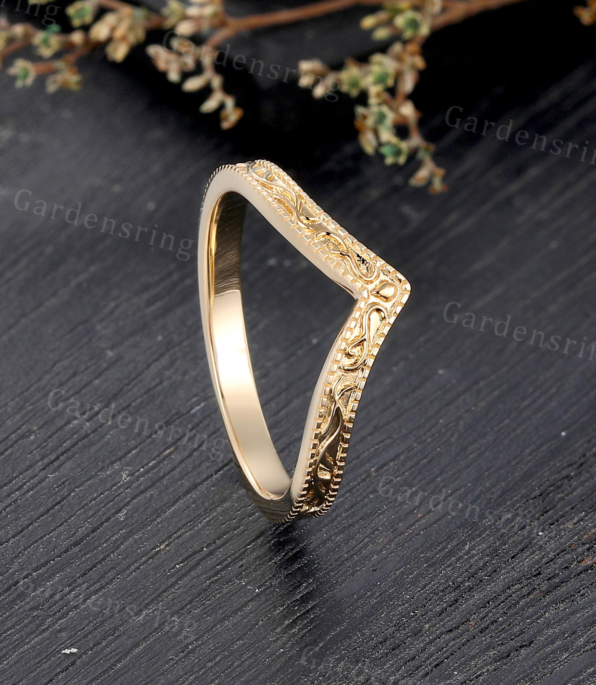 Vintage Curved Wedding Band Unique Yellow Gold Filigree Ring Plain ...