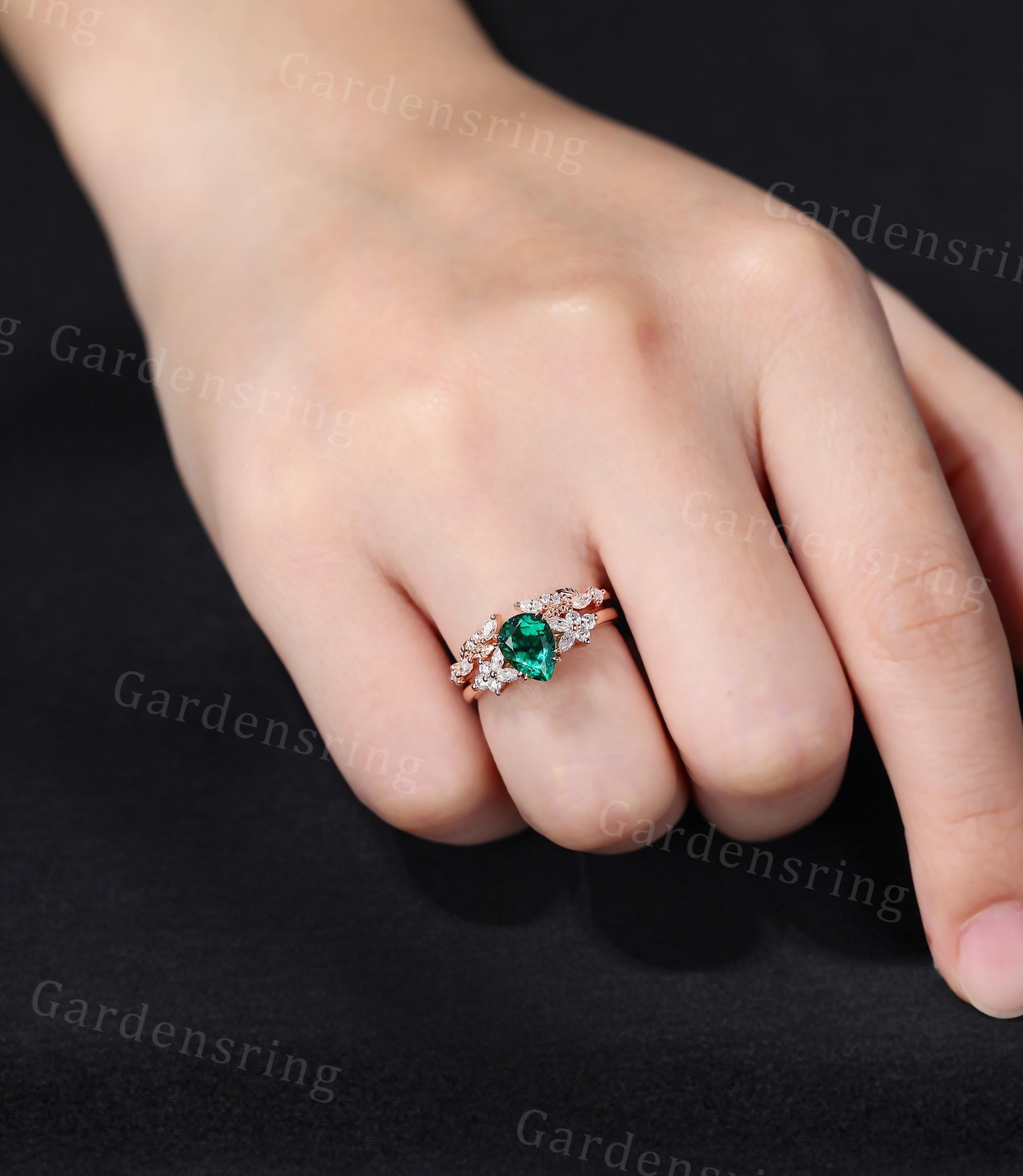 1.5ct Pear Shaped Moissanite Engagement Ring Set Vintage