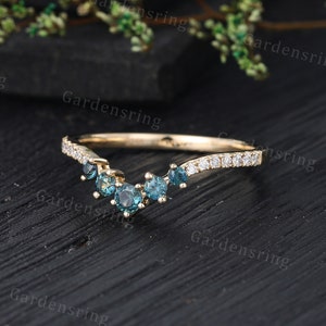 Unique Blue Green Sapphire wedding ring curved wedding band Vintage Yellow gold moissanite Diamond wedding band Dainty Promise Anniversary . zdjęcie 3