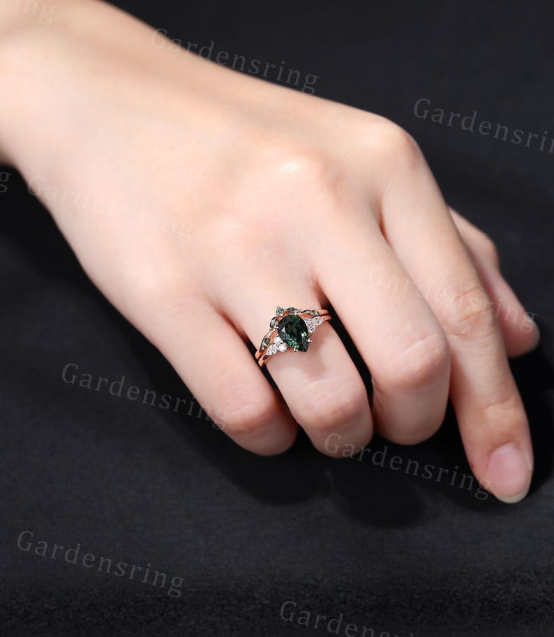 Pear shaped Blue Green sapphire Engagement ring set Vintage rose gold Marquise Moissanite Diamond ring cluster Bridal set Anniversary ring
925 sterling silver (Rose gold/Gold plated) and Solid 14 K/18 K gold(Rose gold/White gold) are available.