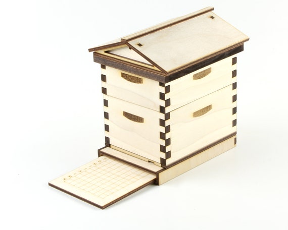 tiny gift box bee add-on