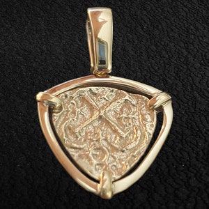 14kt solid gold Atocha triangular pendant sunken treasure coin