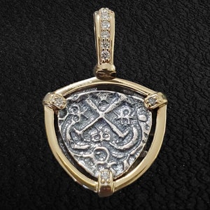 14kt solid gold Atocha triangular pendant sunken treasure coin