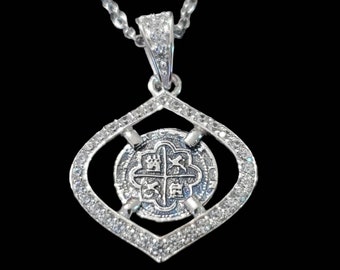 Atocha pendant with white topaz