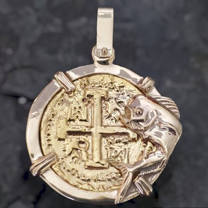 Atocha 14kt solid gold coin pendant sunken treasure coin mahi mahi dolphin fish bezel