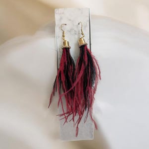 Ostrich feather earrings black and dark red