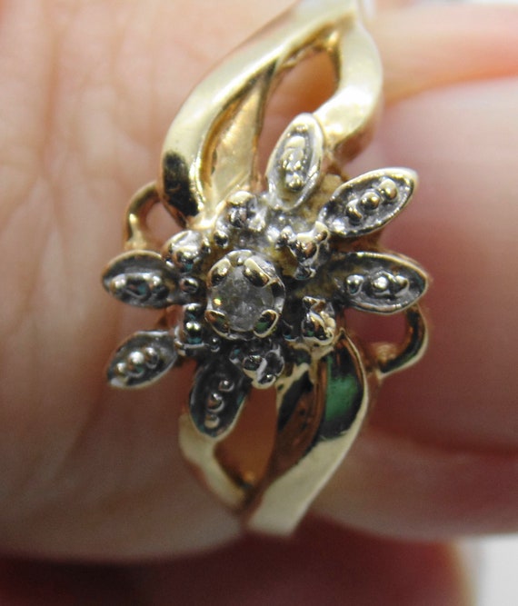 Diamond flower design ring 10k yellow gold - image 3