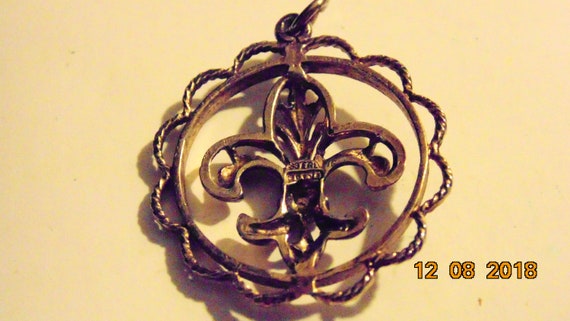 Lovely Sterling Silver Fleur de lis Pendant - image 2